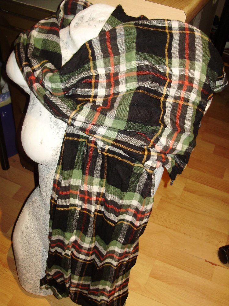 Gina Tricot Schal weich Karos