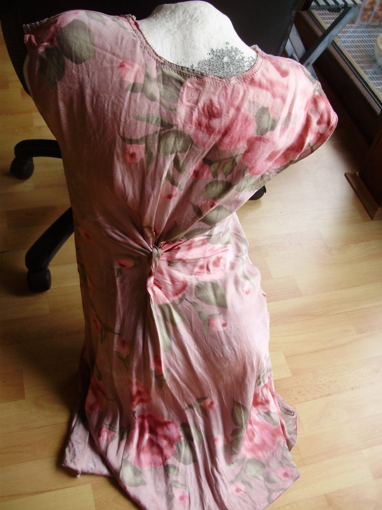 Hugo Boss Kleid rosa bunt Blumen 36 BW Cupro