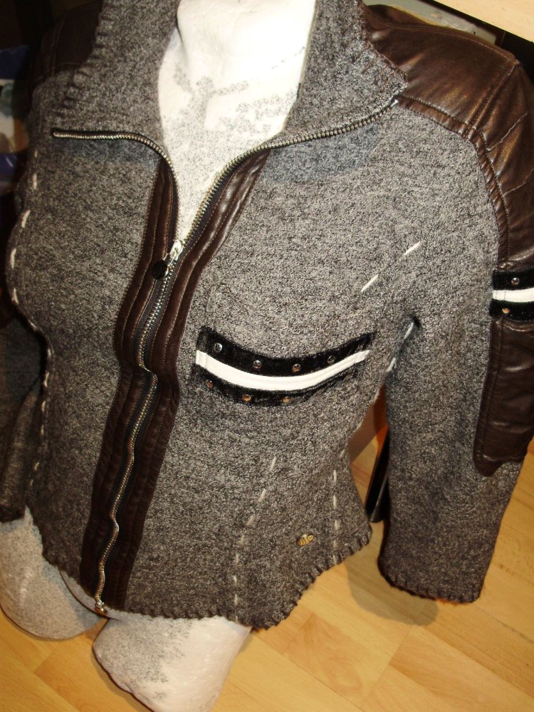 Sabine Sommeregger Kitzbühel Schurwolle Jacke grau Stickerei 34 S