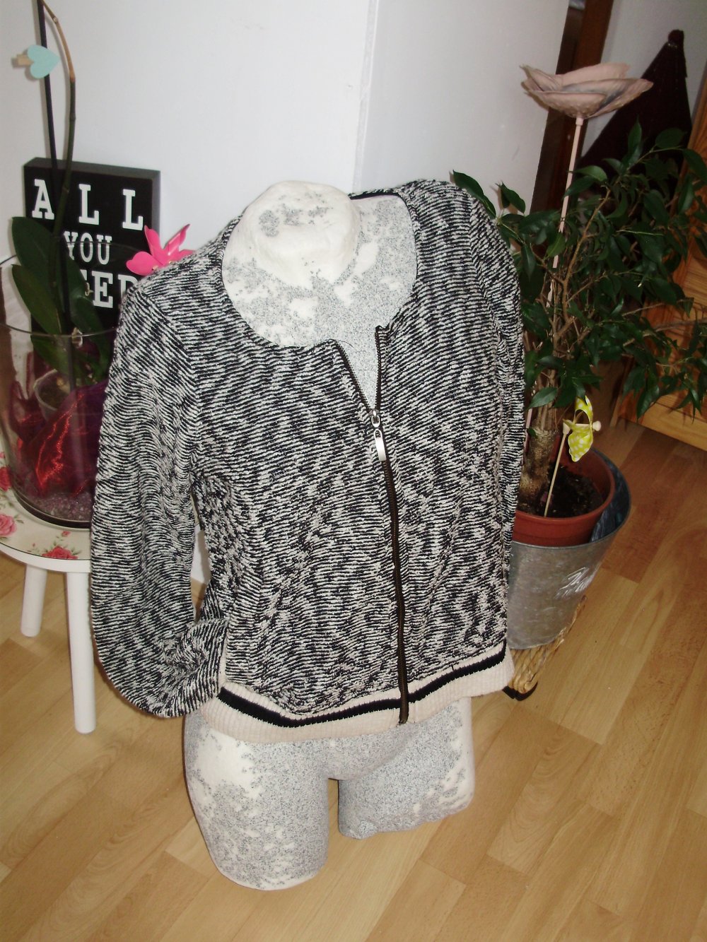 Street one Jacke Strick ausgefallen schwarz weiß Tweed Blousonstil Gr 38 wie neu