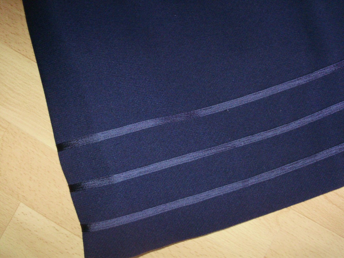 Rock dunkelblau gefüttert Satinstreifen am Saum M passend