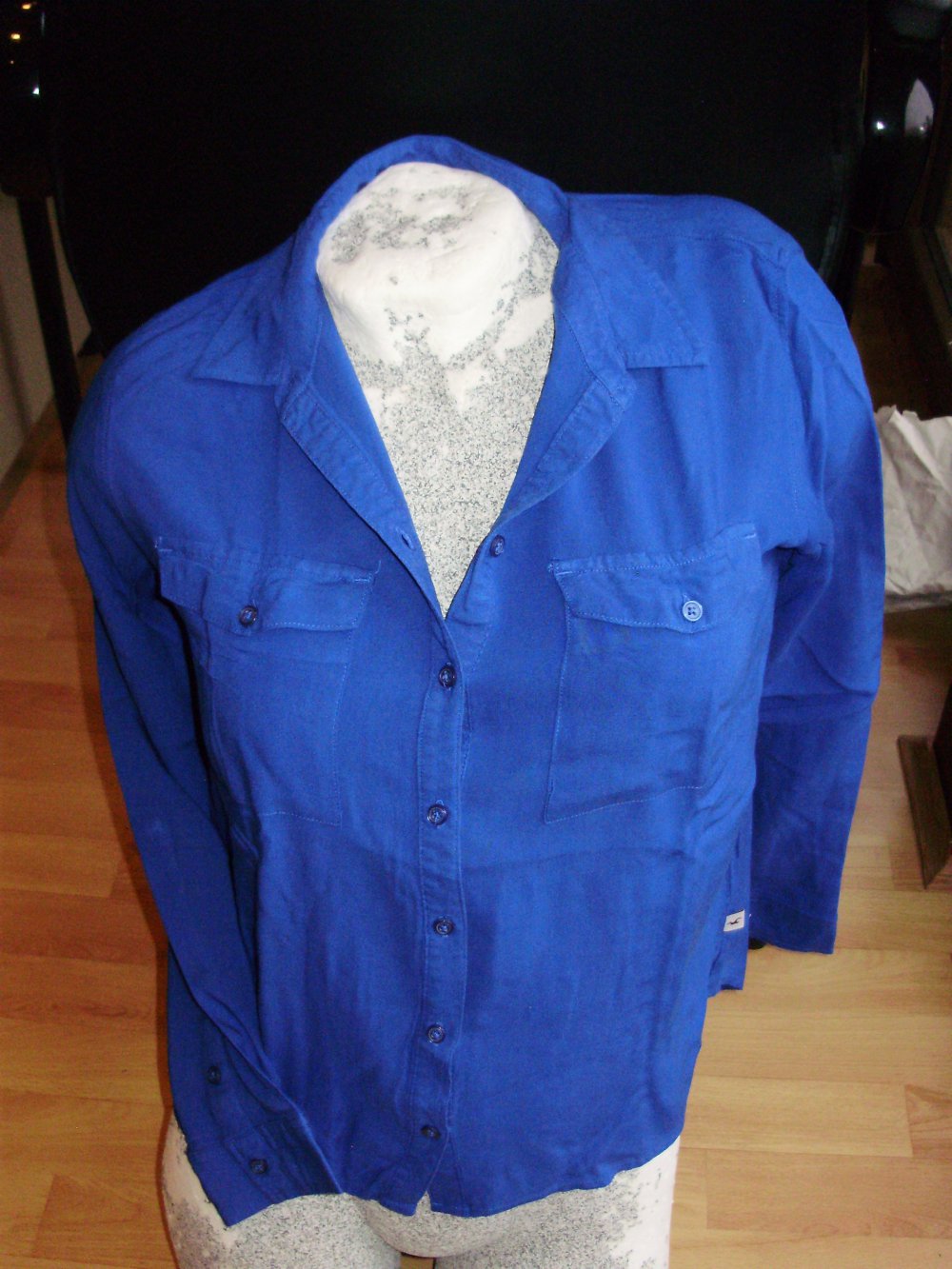 Hollister Bluse wunderschönes Blau weich und angenehm Gr XS / S Topzustand!