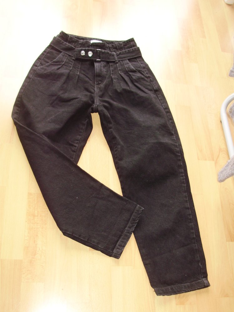 Bershka Jeans weit schwarz Gürtel 38