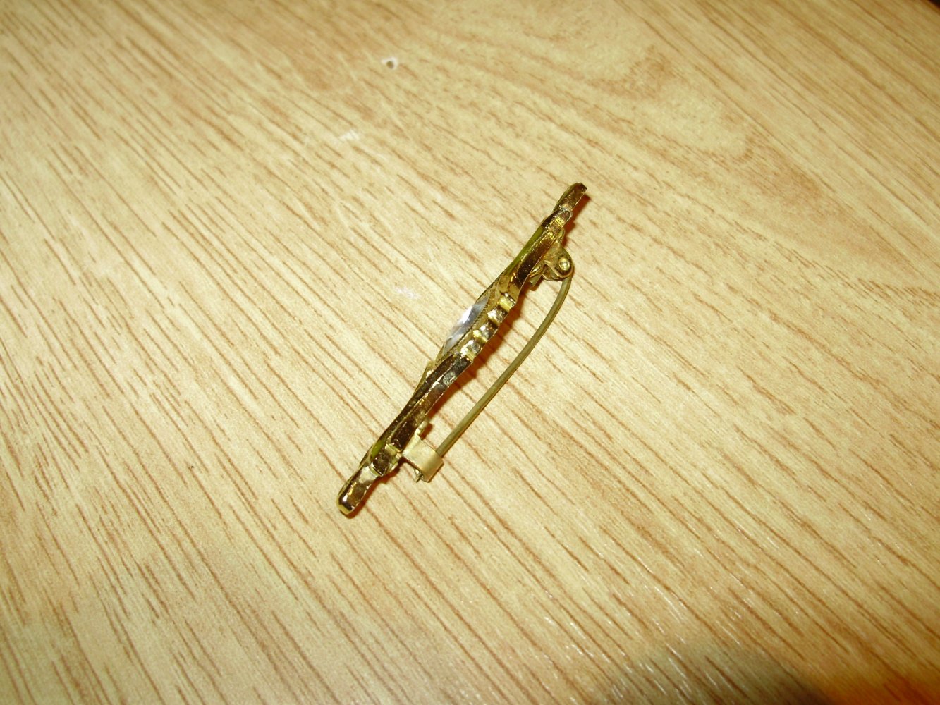 Brosche golden Glitzerstein Vintage