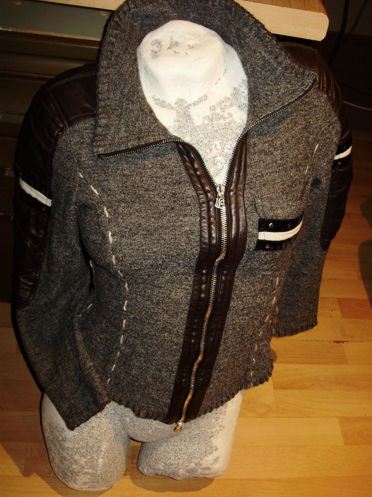 Sabine Sommeregger Kitzbühel Schurwolle Jacke grau Stickerei 34 S