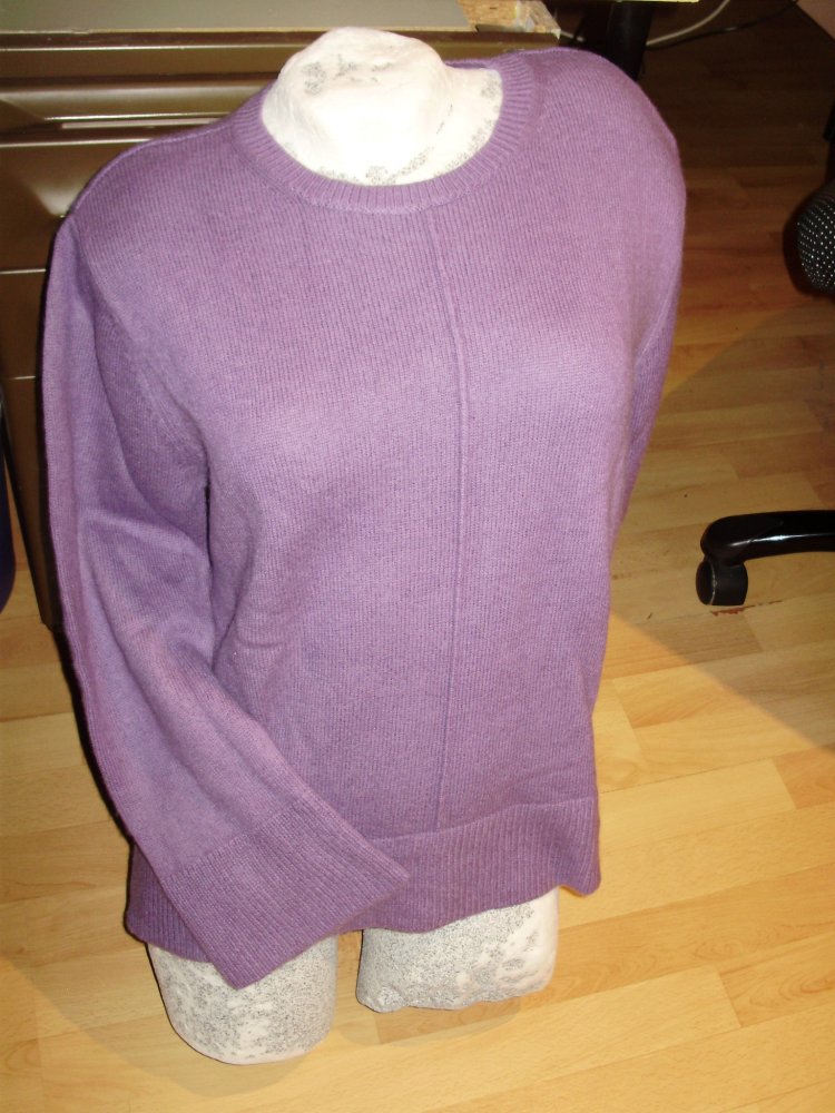 Angoor Kuschelpullover Wolle lila 38