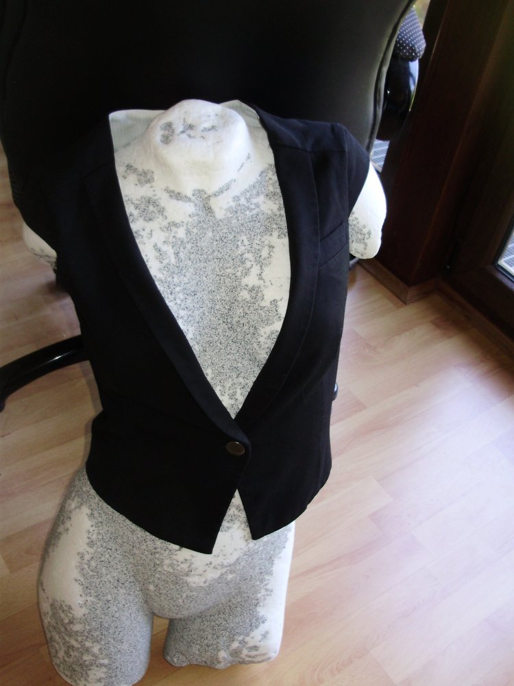 Esprit Weste schwarz edel gefüttert 34