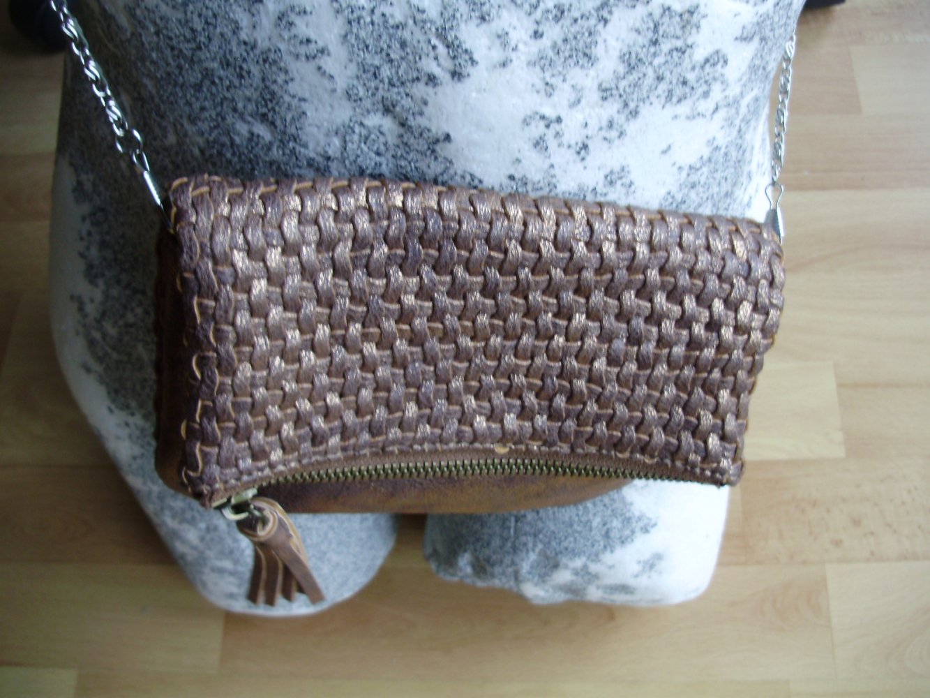 Umhängetasche Crossbag bronze Flechtmuster Ketten Gurt wie neu