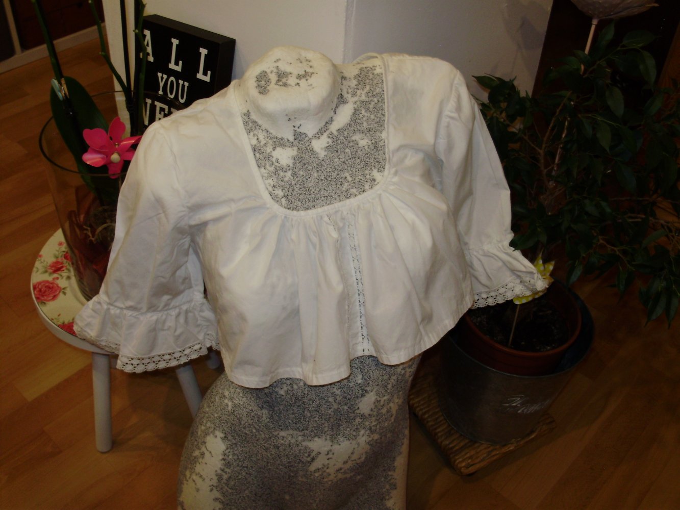 Dirndl Bluse kurz weiß BW Spitze wie neu S