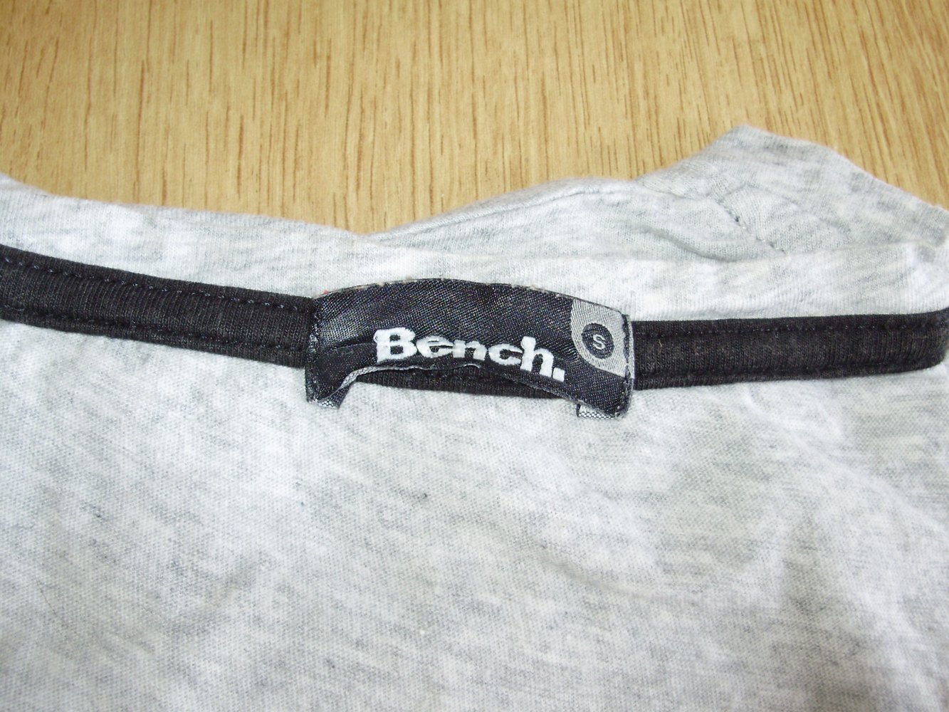 Bench Shirt ärmellos hellgrau Mensch mit Herz S