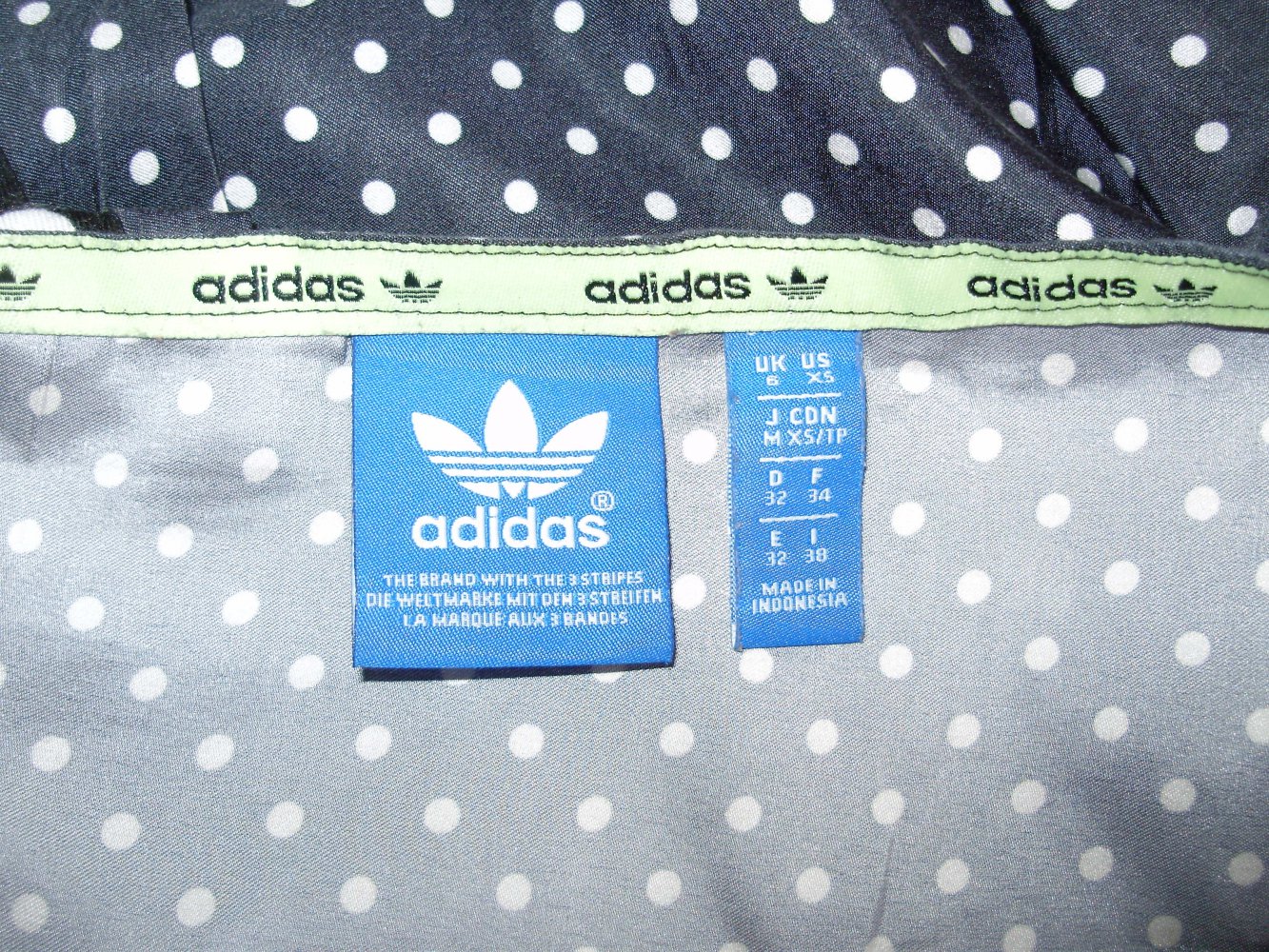 adidas Blusenshirt schwarz weiße Dots locker leicht Gr S passend