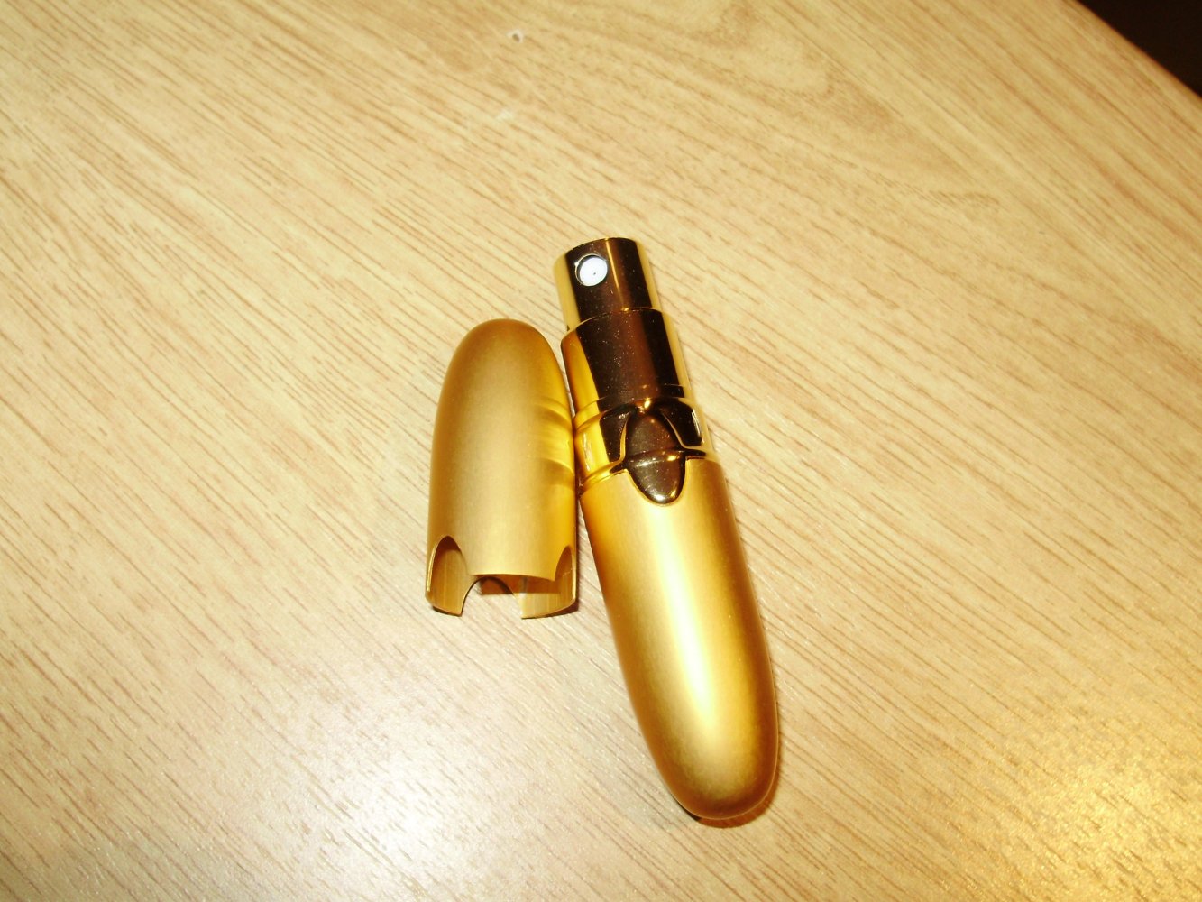 Parfümzerstäuber klein Handtasche golden rund NEU