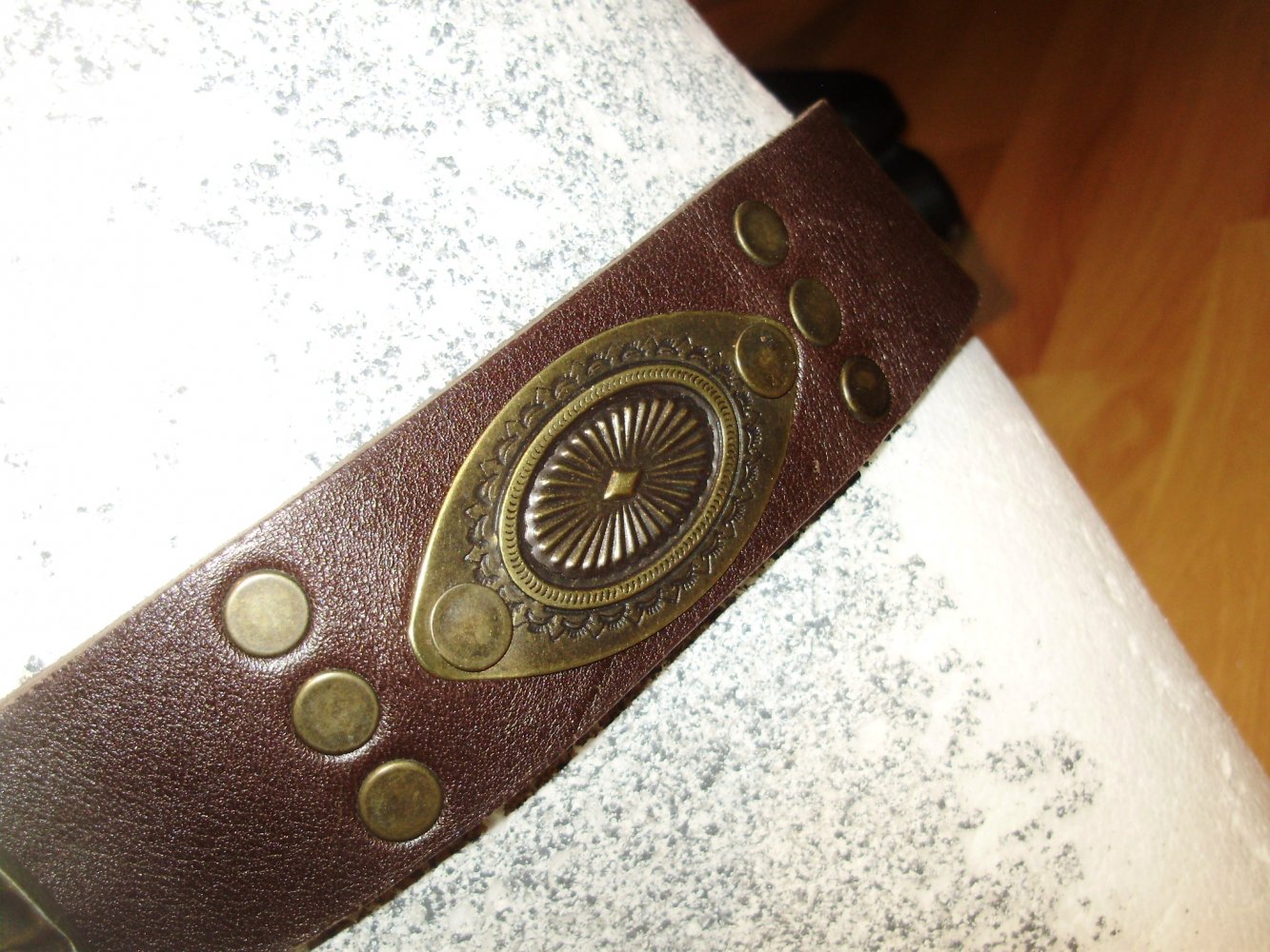 Echt Leder Gürtel braun Nieten ausgefallen 73 cm