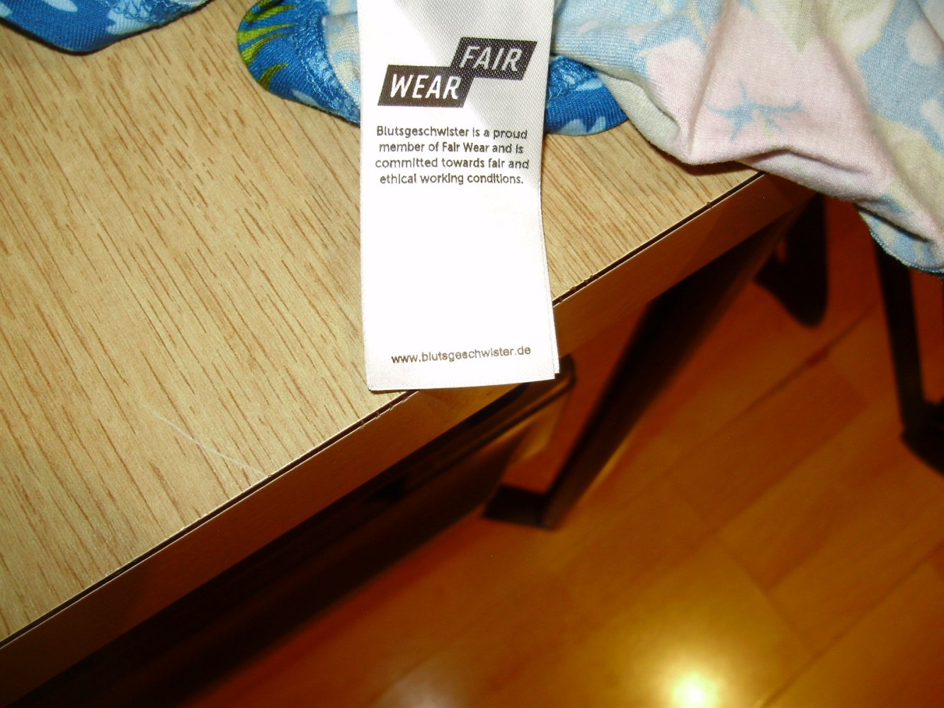 Blutsgeschwister Shirt bunt tropical romantisch S passend