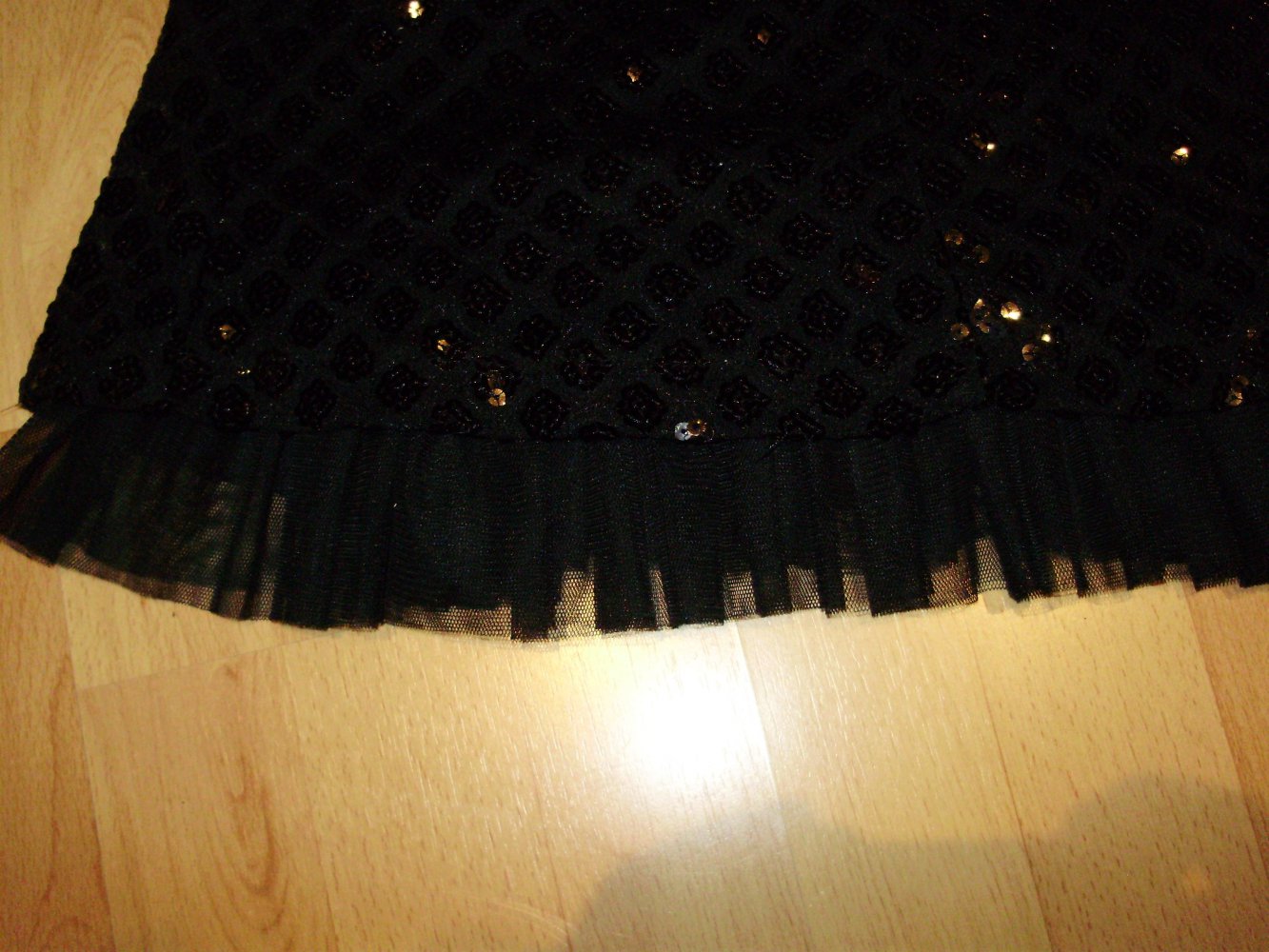 Kleid schwarz festlich Silvester Weihnachten Pailletten trägerlos S passend