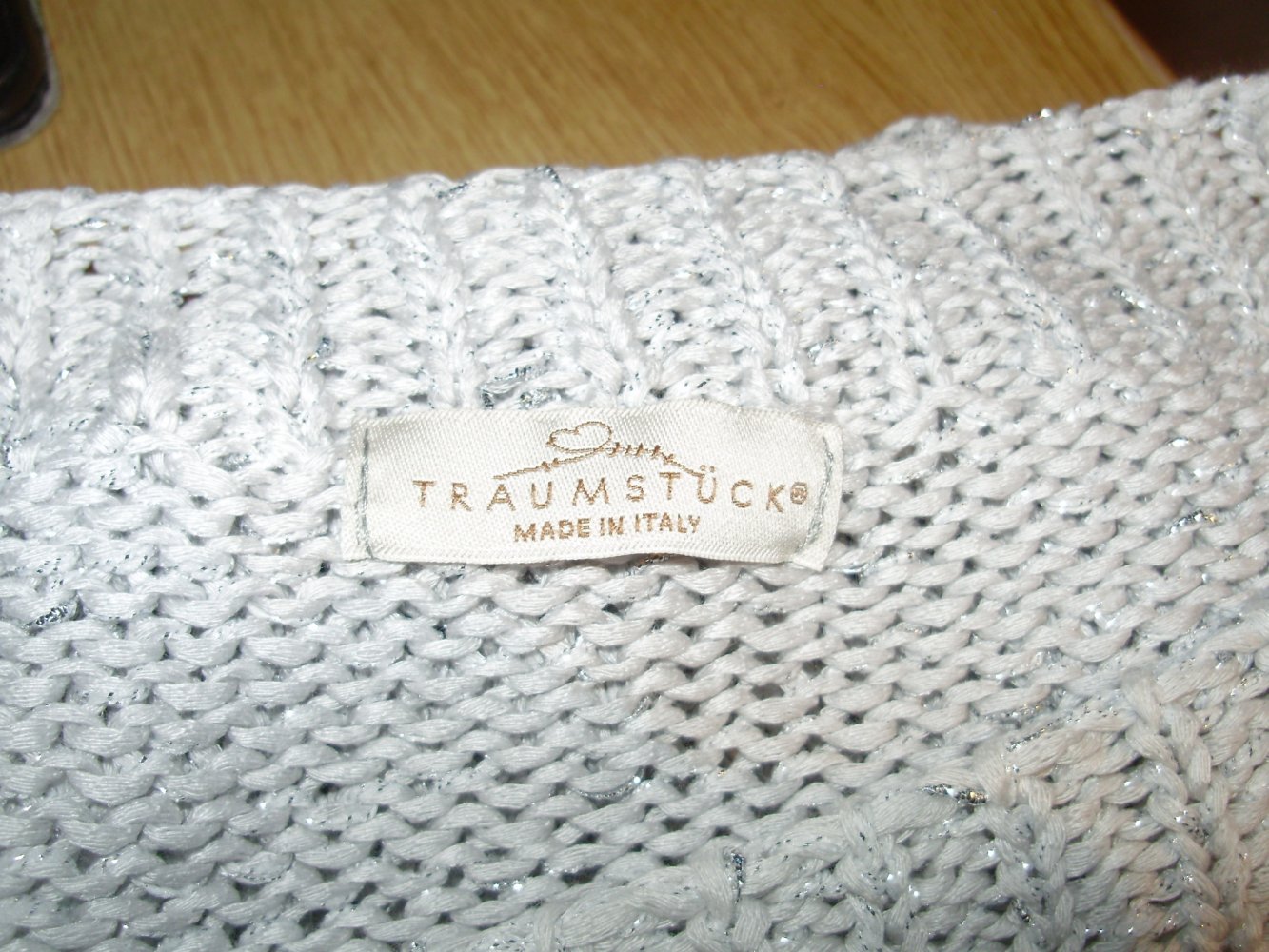 Traumstück Pullover beige goldene Fäden S M