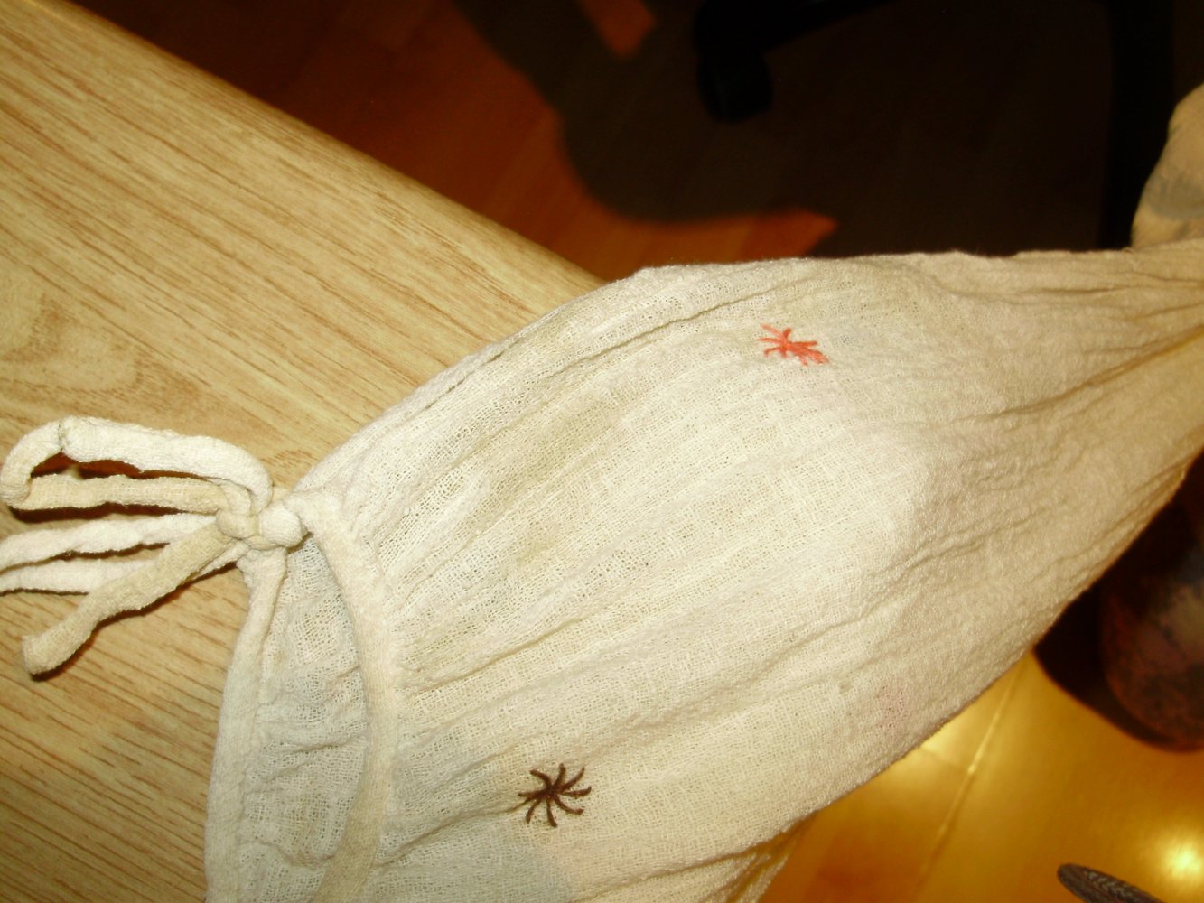 Bluse genäht und bestickt beige S passend