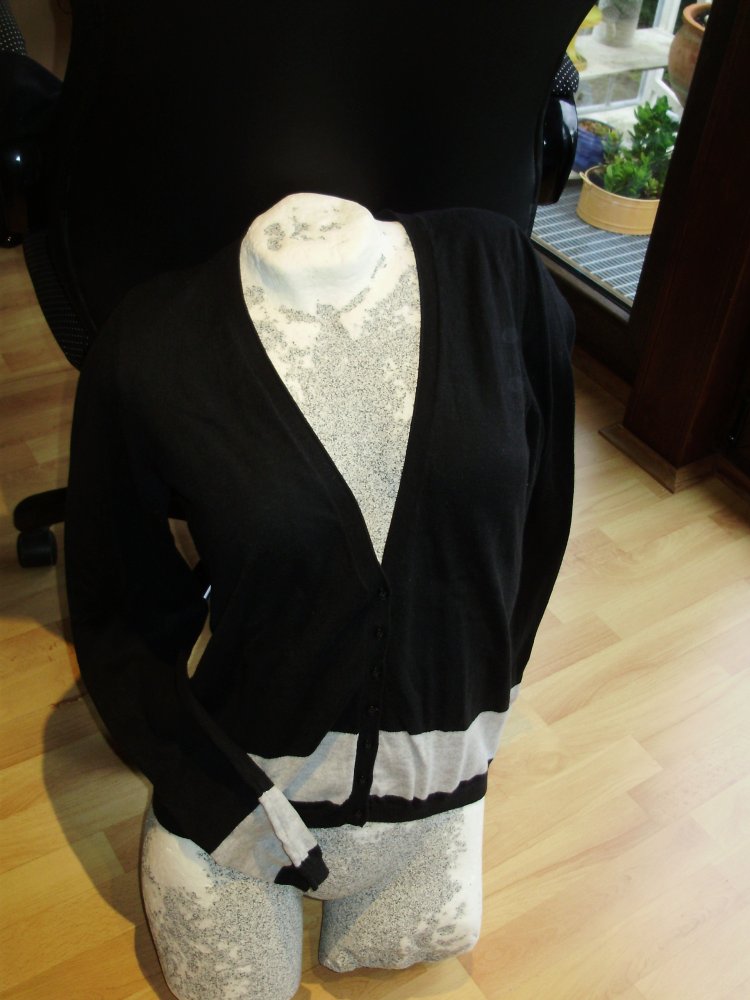 benetton Feinstrick Cardigan schwarz grau M passend