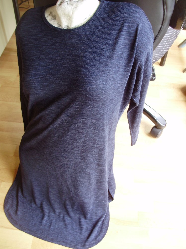 MGN Kleid blau LA RA abgerundeter Saum bequem M