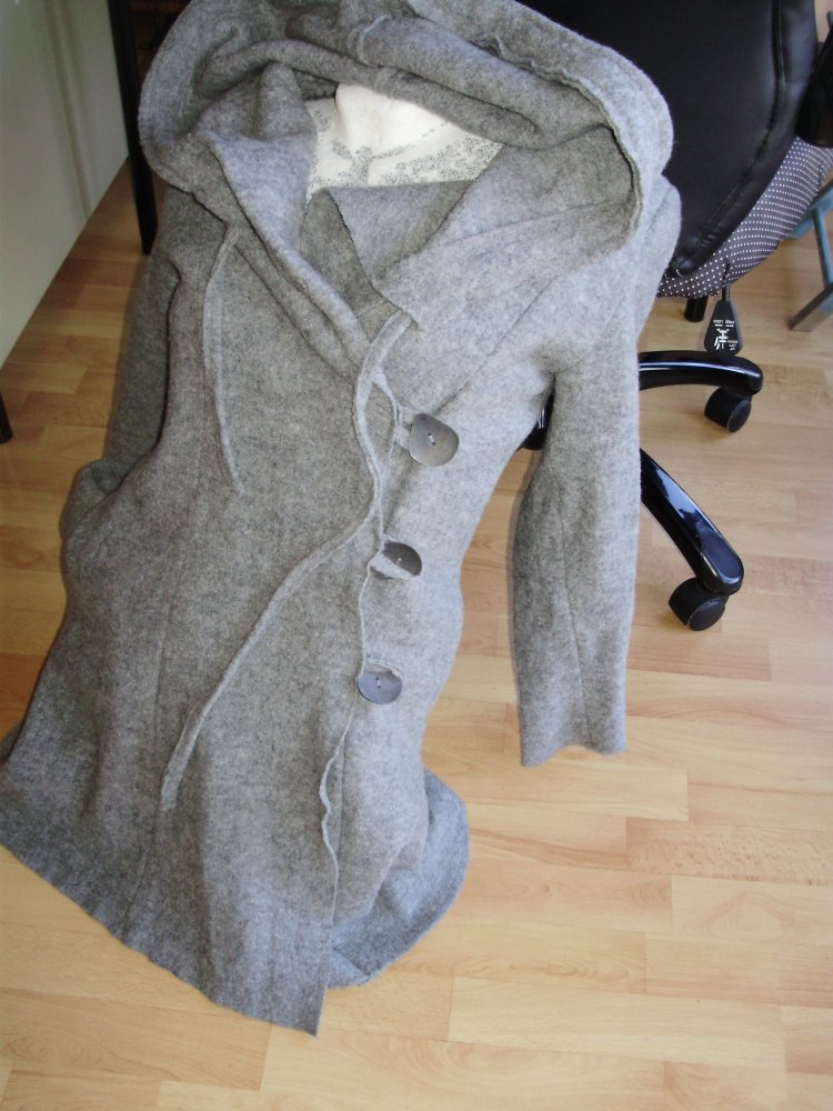 Stulpenkult Mantel hellgrau 100% Shetland Wolle M ausgefallen