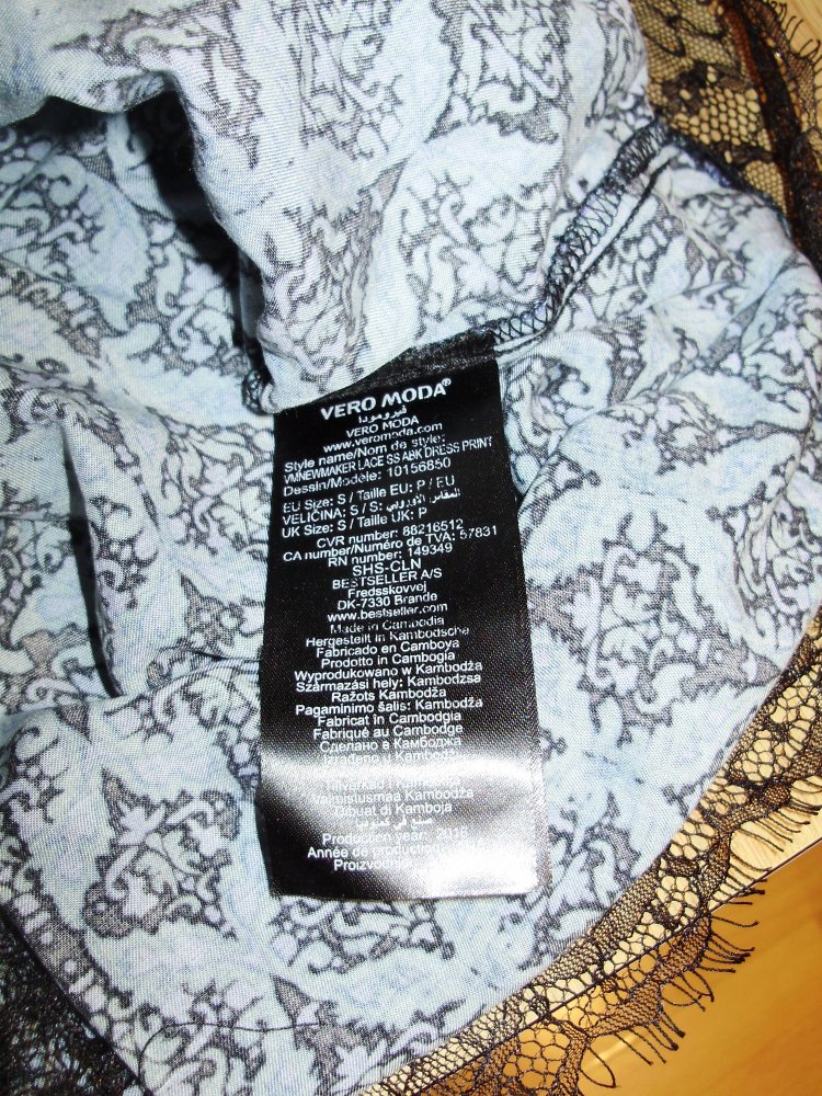 vero moda Kleid KA blau Muster Spitze an Saum Gr S