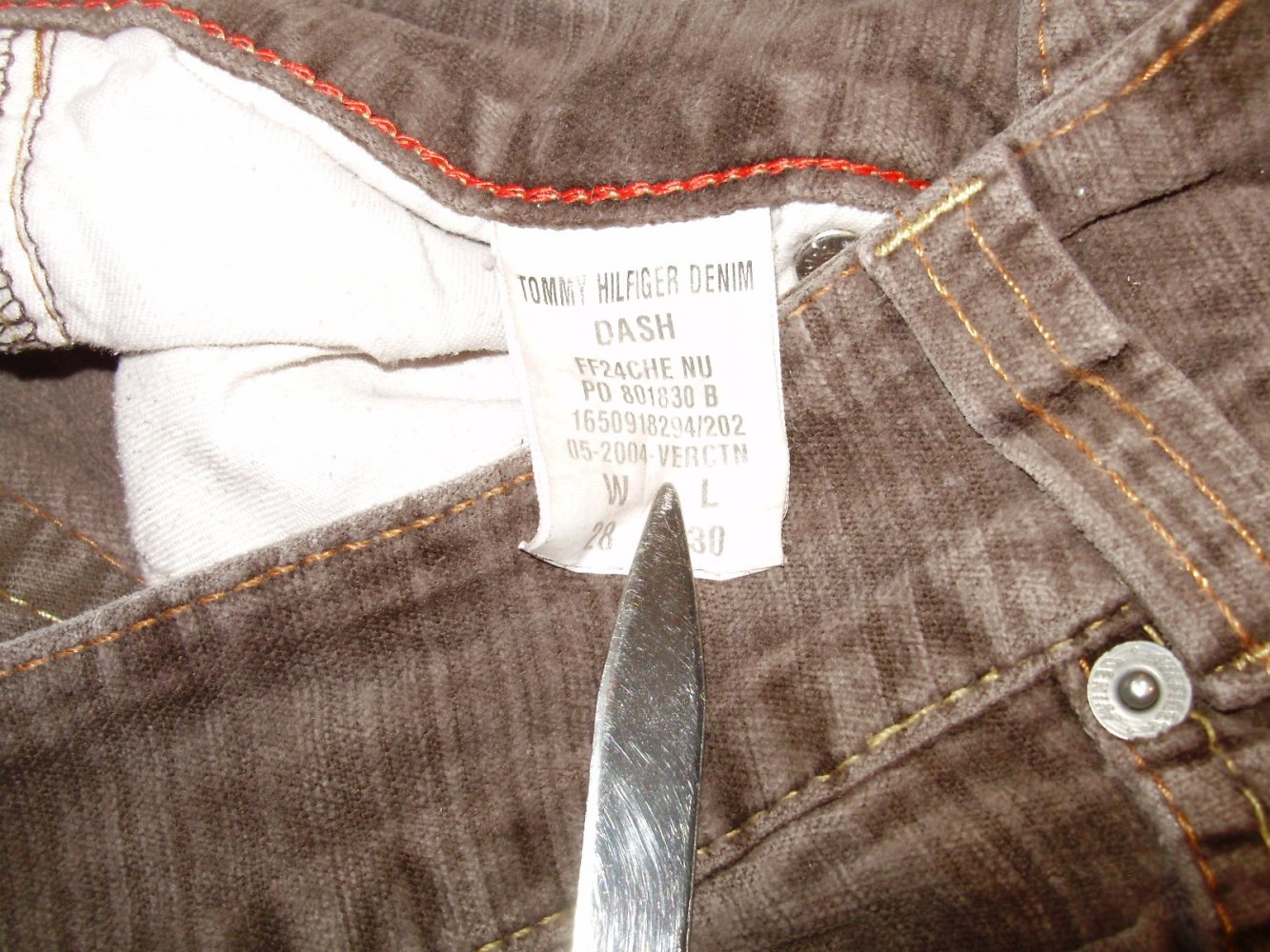 Tommy Hilfiger Samt Hose braun W 28 L 30