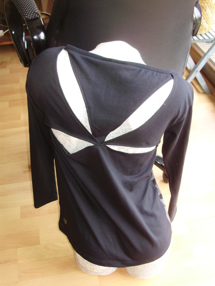 Puma Langarm Shirt schwarz grau interessanter Rücken 36