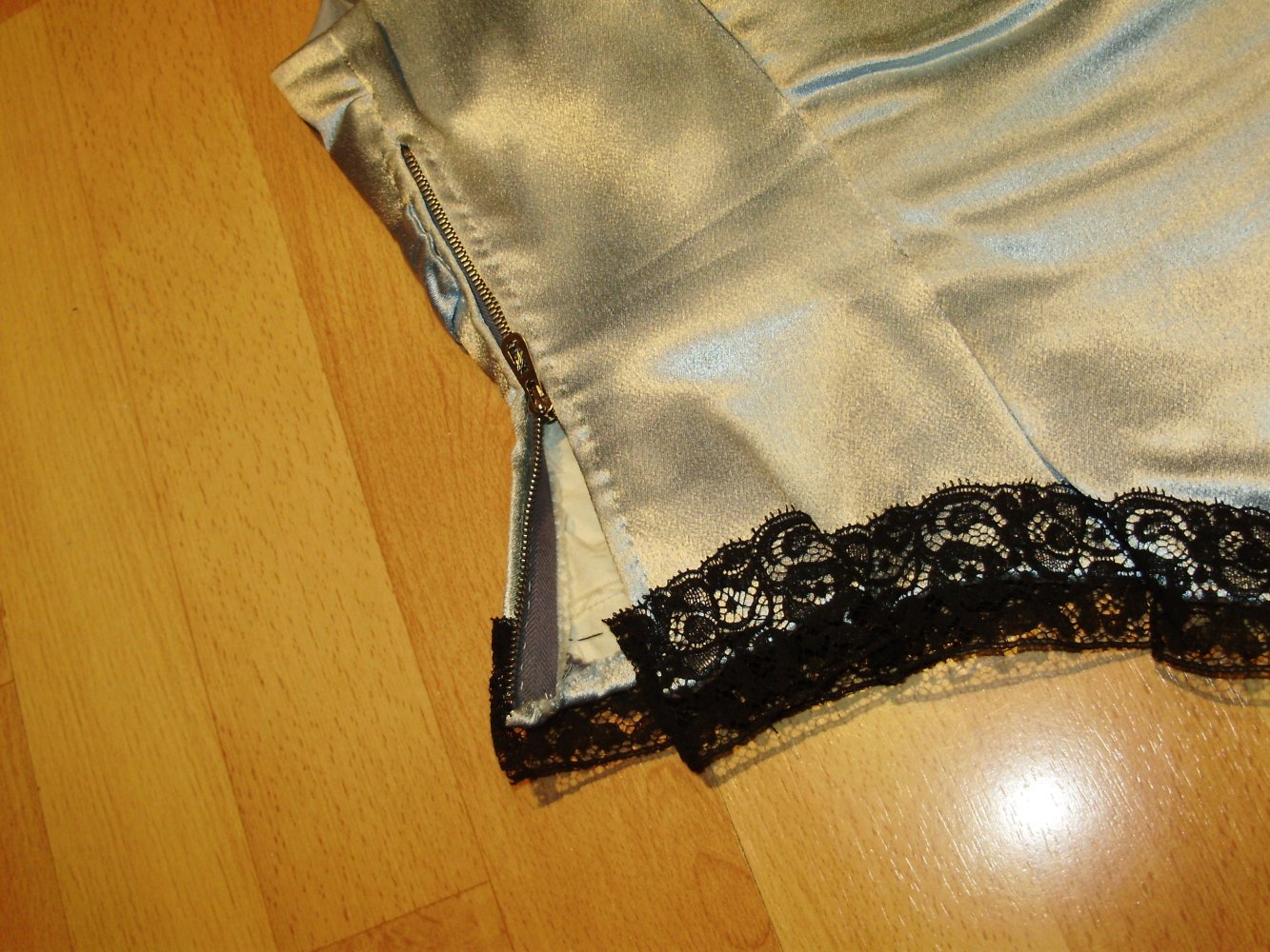 Satin Korsage ausgefallen hellblau Spitze S passend