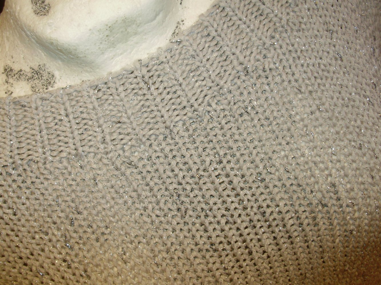 Traumstück Pullover beige goldene Fäden S M