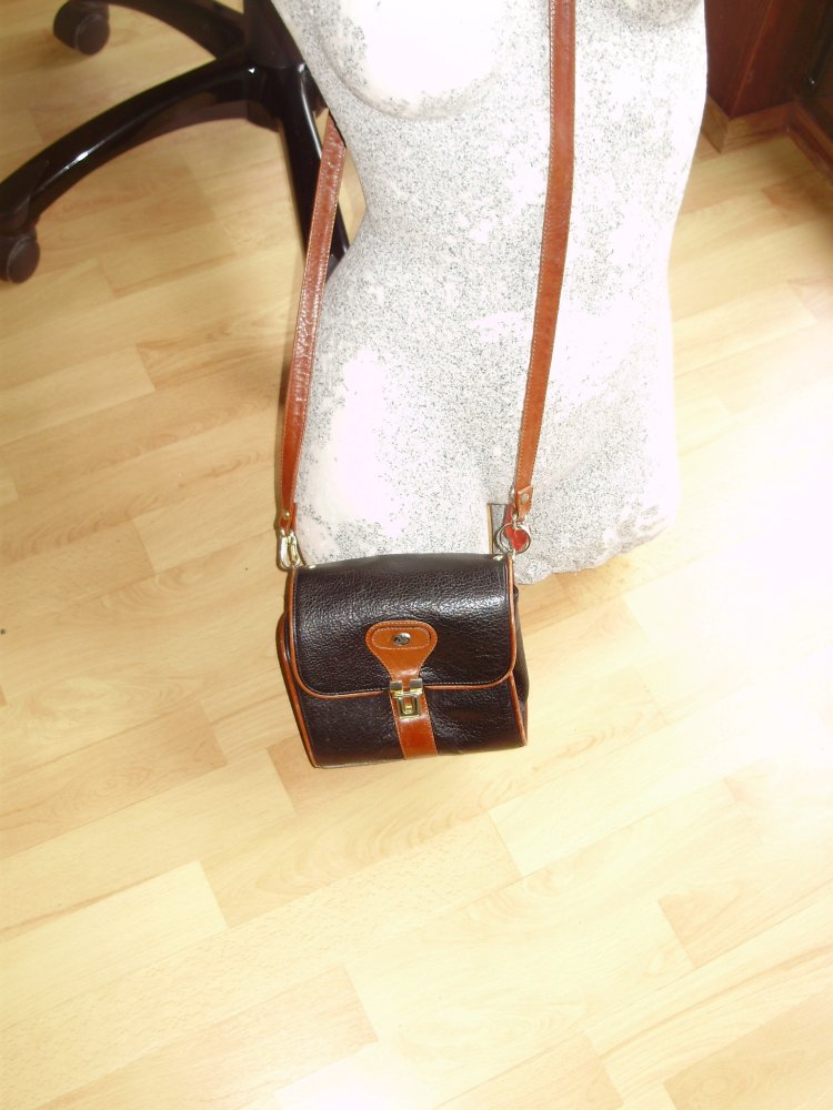 Matras kleine Echt Ledertasche schwarz braun ausgefallen