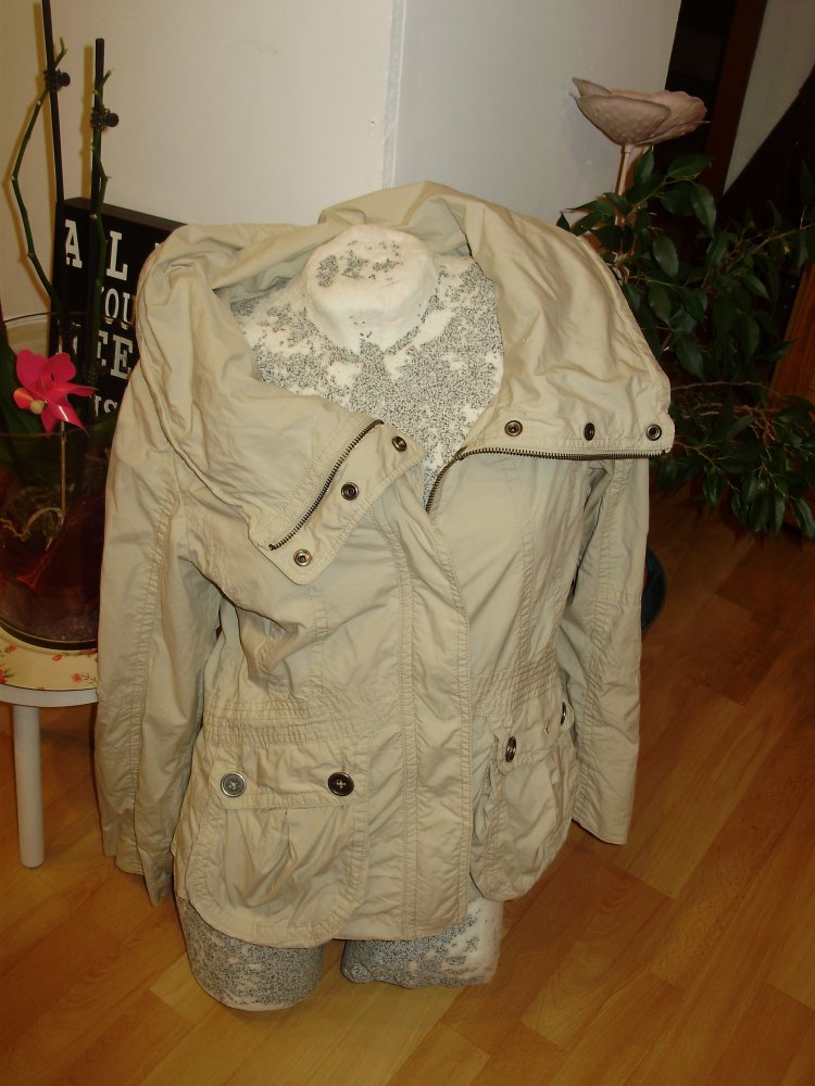 Fuchs Schmitt Jacke Trench Kapuze beige aufwändig verarbeitet Gr 40