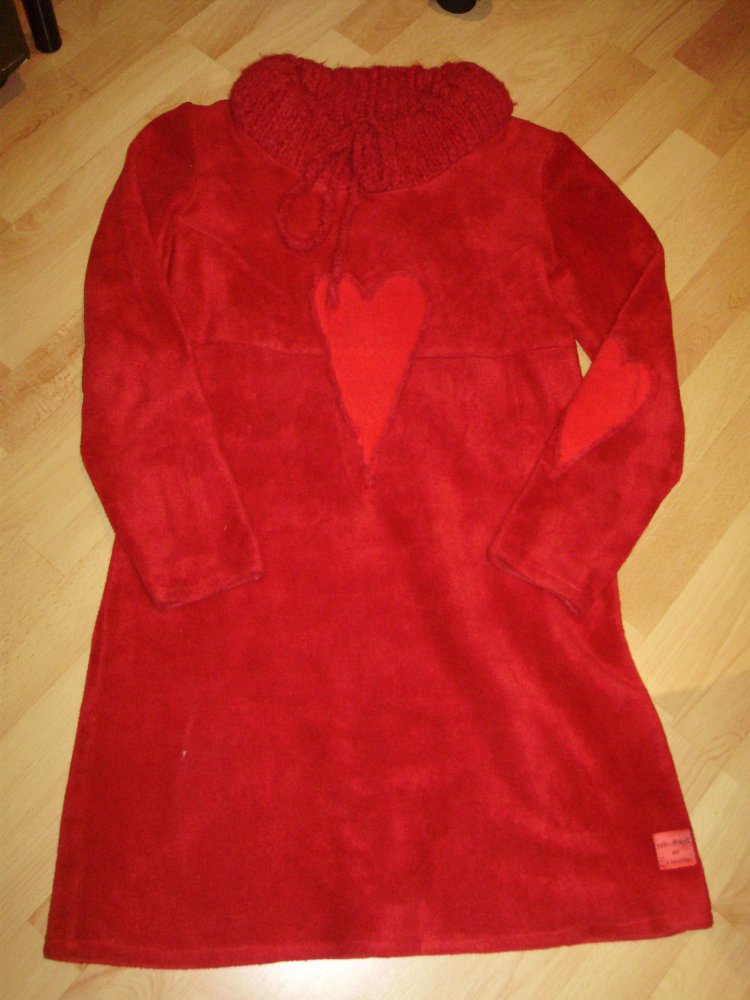 Handlaget av Merethe kuschelig weiches warmes Kleid rot M passend