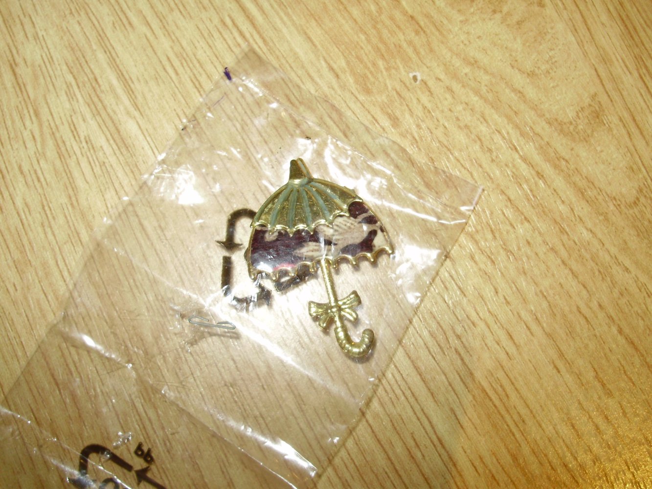 Brosche Regenschirm NEU