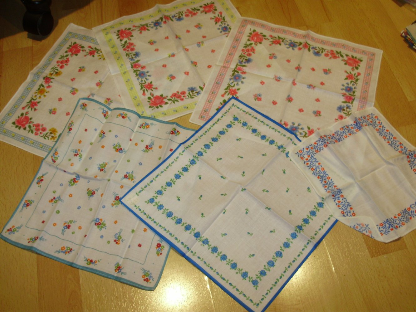 Taschentuch Set Vintage 6 x ganz bunt Blumen NEU