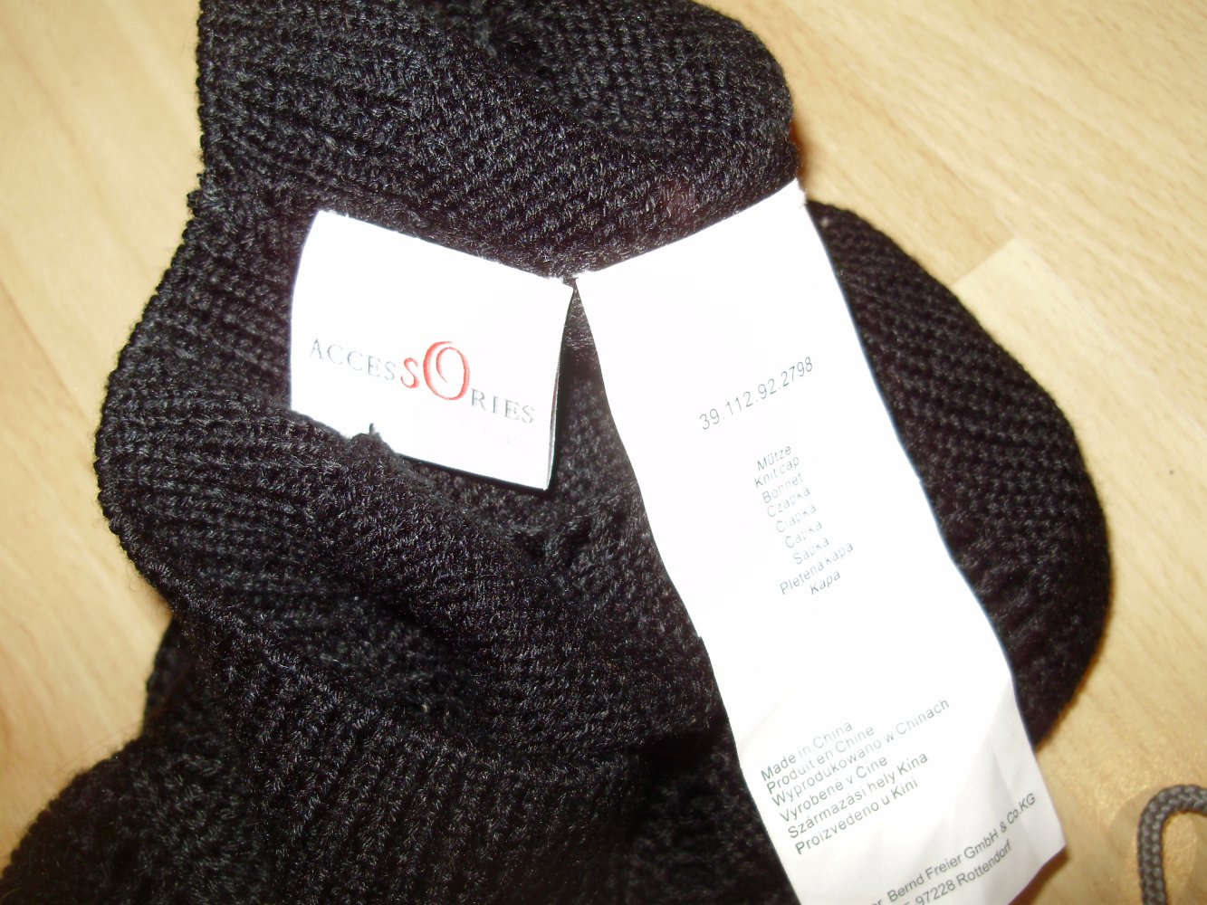 s. oliver Mütze schwarz Lochmusterstreifen + Pailletten NEU