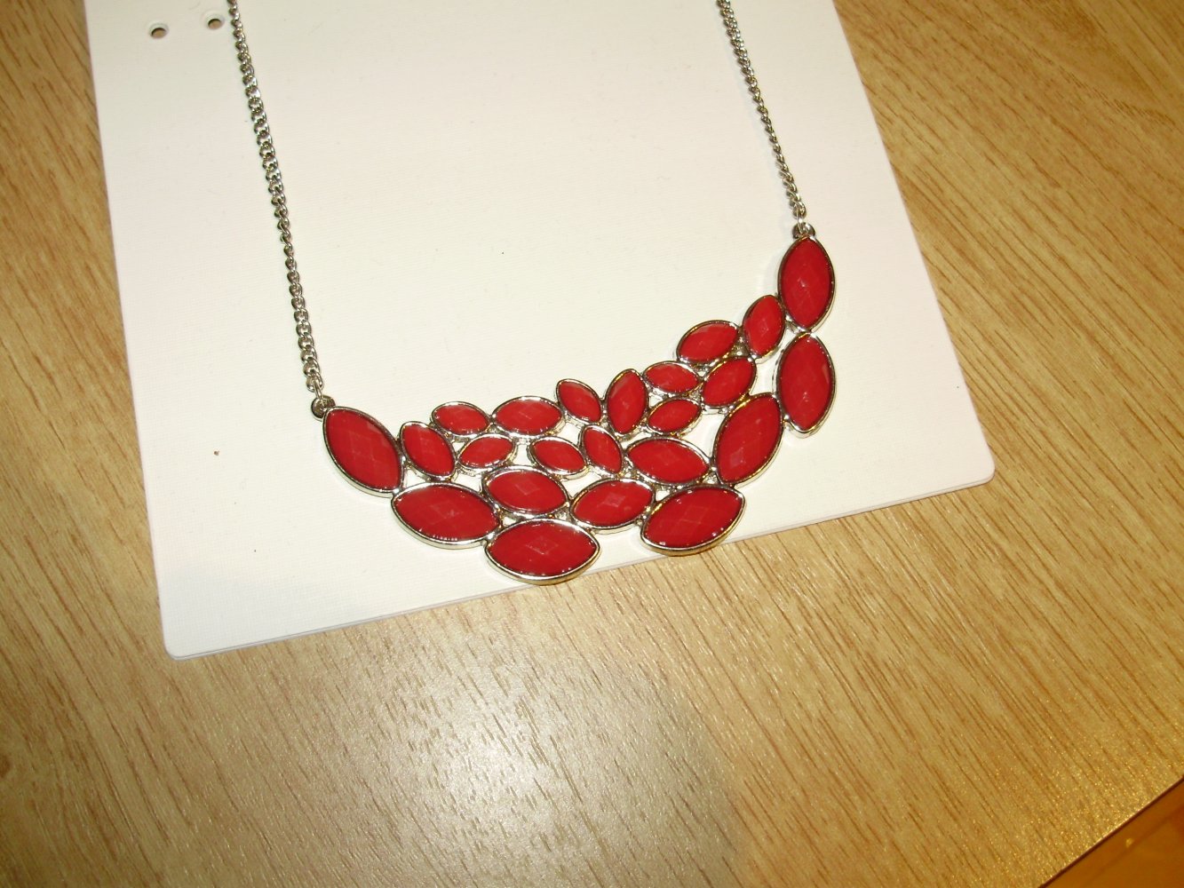 Kette Collier silbern rote Steine NEU