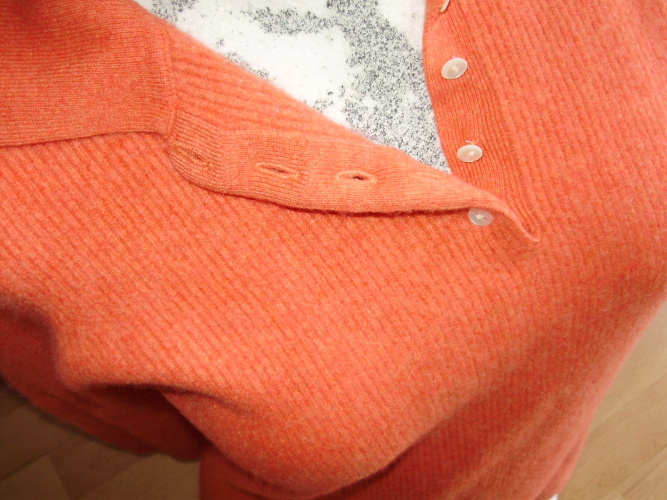 Pullover rostrot Kragen Knöpfe 100% Kaschmir M passend