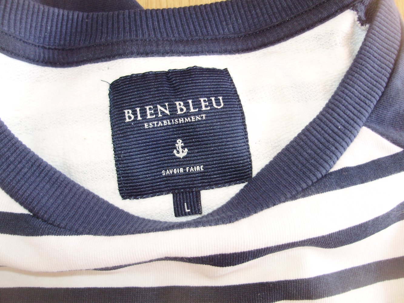 Bien bleu Sweat Marine Perlenstickerei L