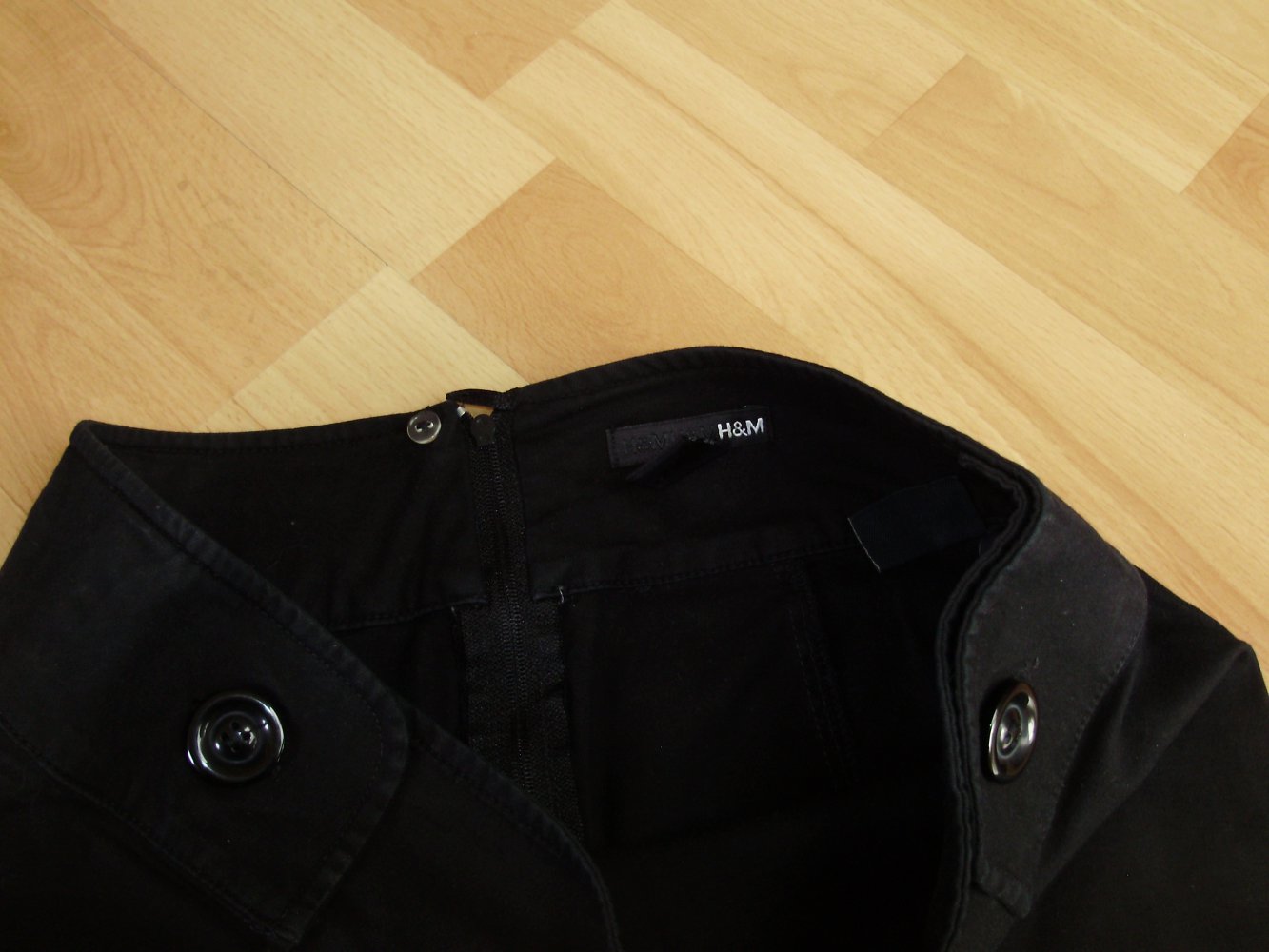 H&M Rock schwarz edel Zierknöpfe breiter Bund Gr 34 S