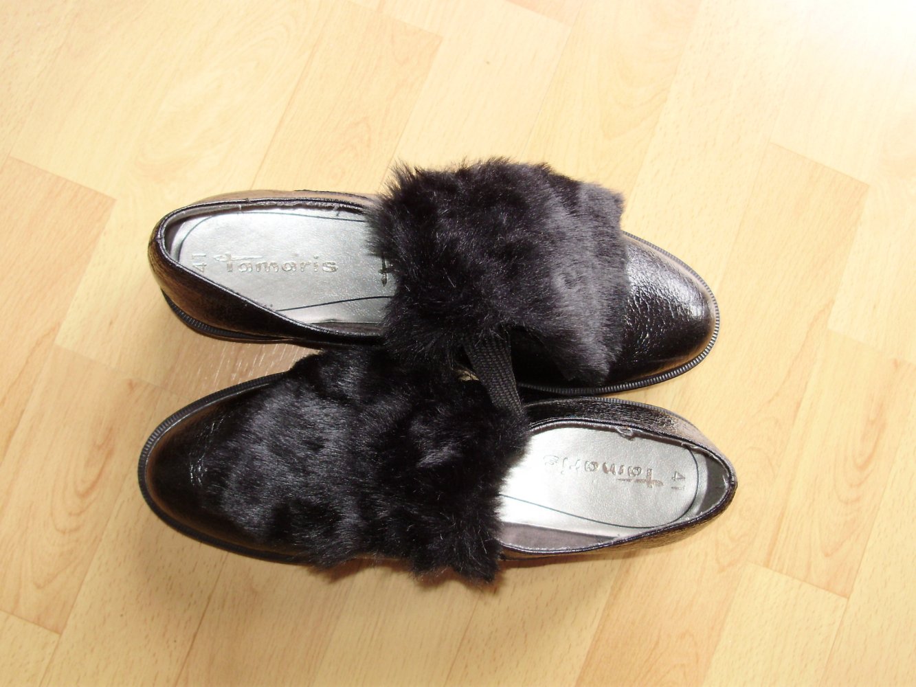 Tamaris Schuhe schwarz Lackleder Fell Gr 41 NEU