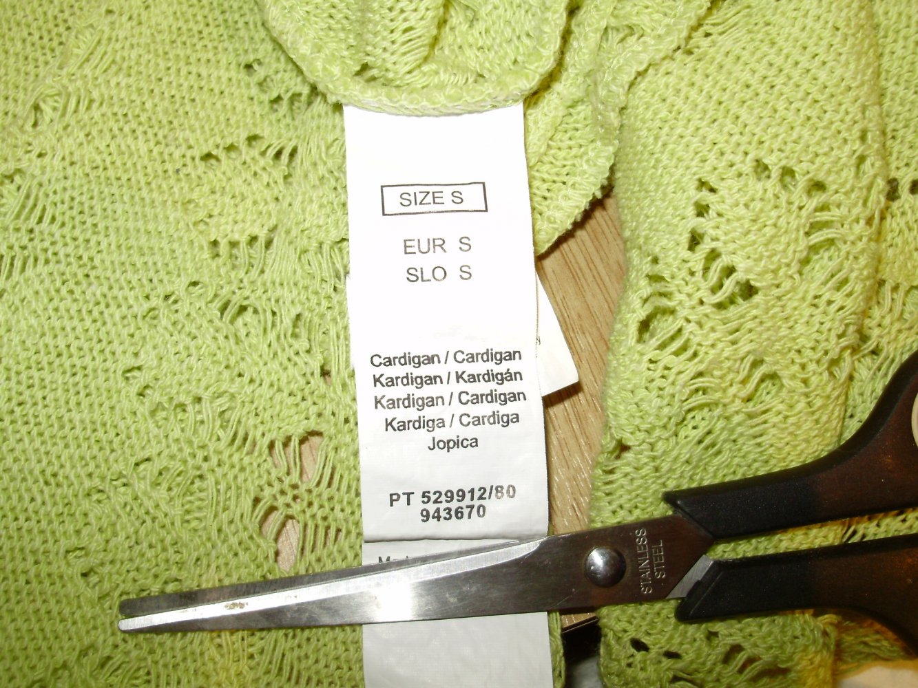 Orsay Cardigan hellgrün Lochmuster zart S