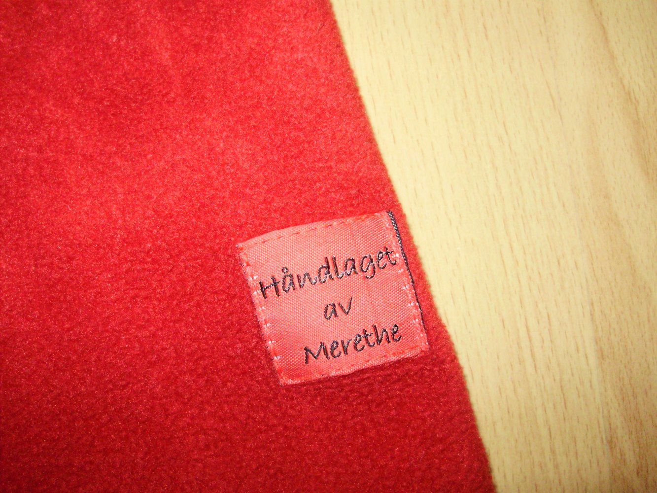 Handlaget av Merethe kuschelig weiches warmes Kleid rot M passend