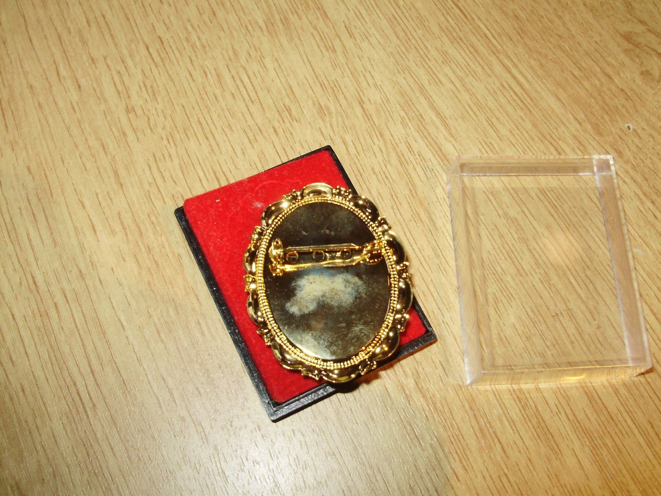 Brosche groß Frauenkopf 5 x 4 cm NEU OVP