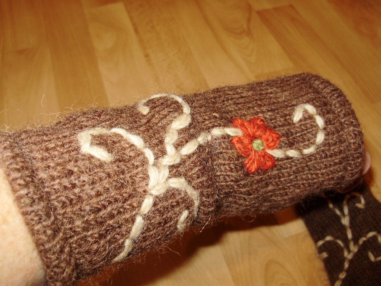 Pulswärmer 100% Wolle braun bestickt Nepal wie neu