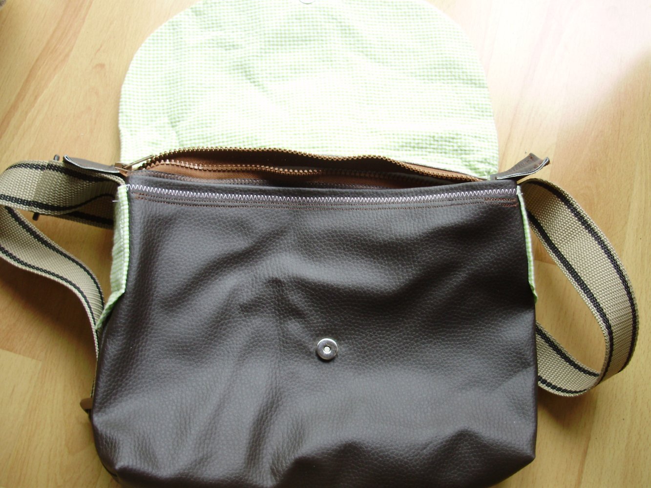 Schultertasche romantisch Lederimitat/ Stoff NEU