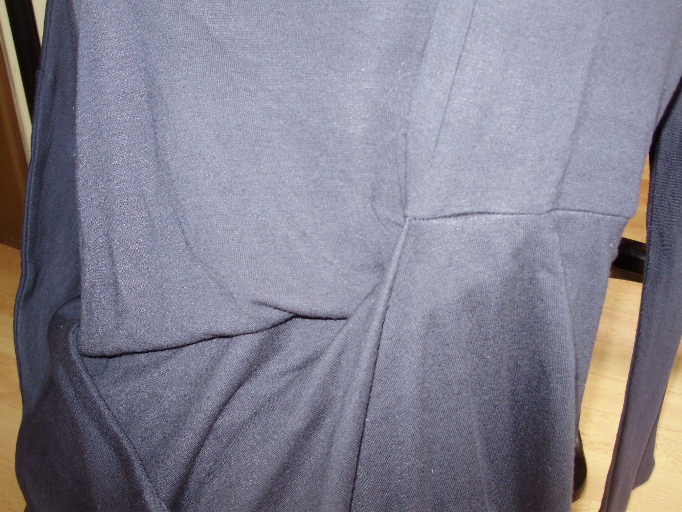 Cos Oberteil dunkelblau schwarz weit mit Falten elegant Gr S