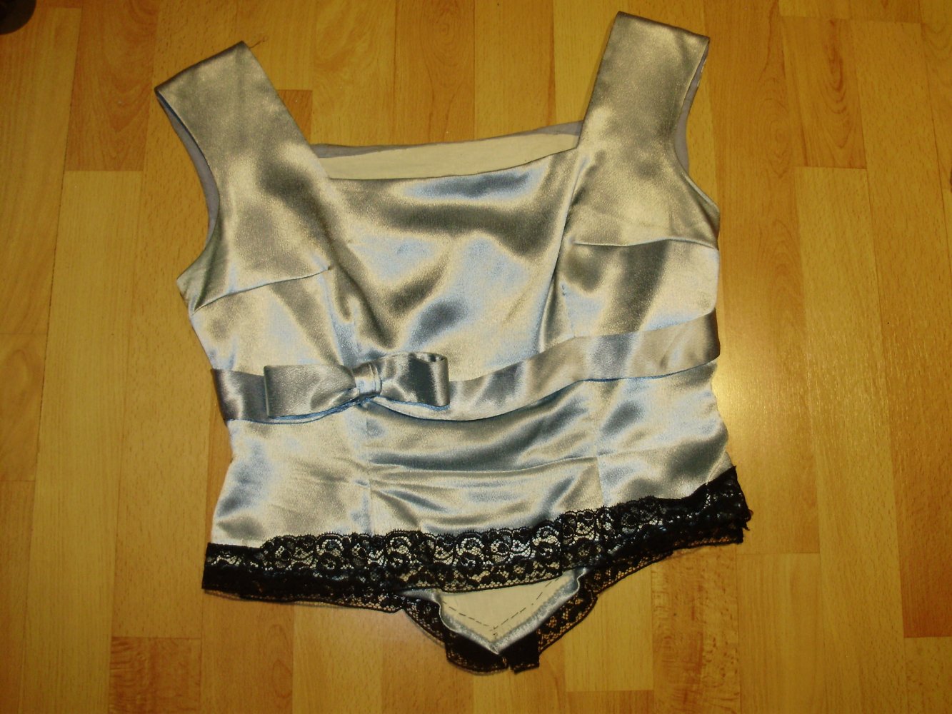 Satin Korsage ausgefallen hellblau Spitze S passend