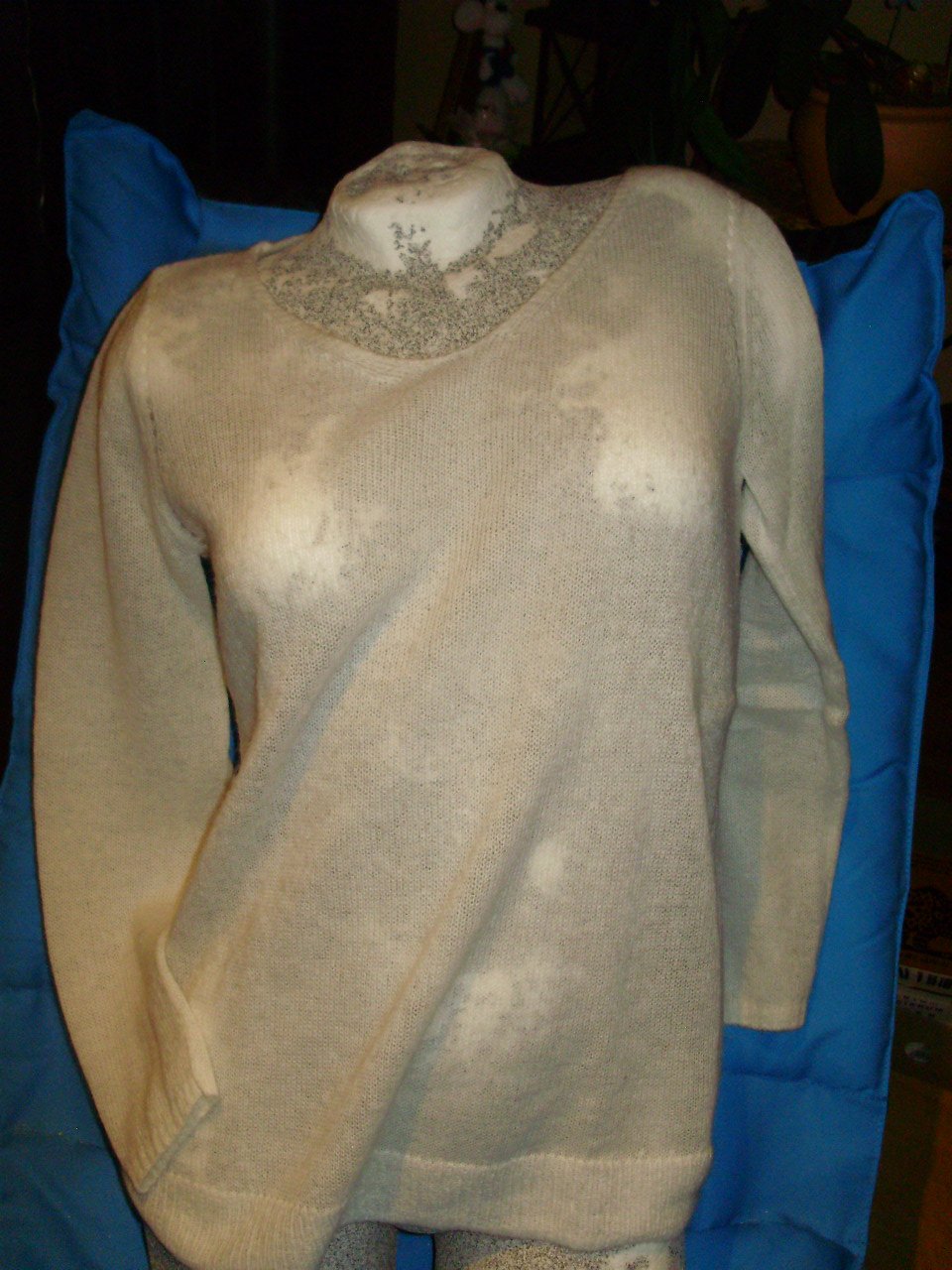 Mango kuscheliger Feinstrick Pullover V-Ausschnitt weiß Gr M