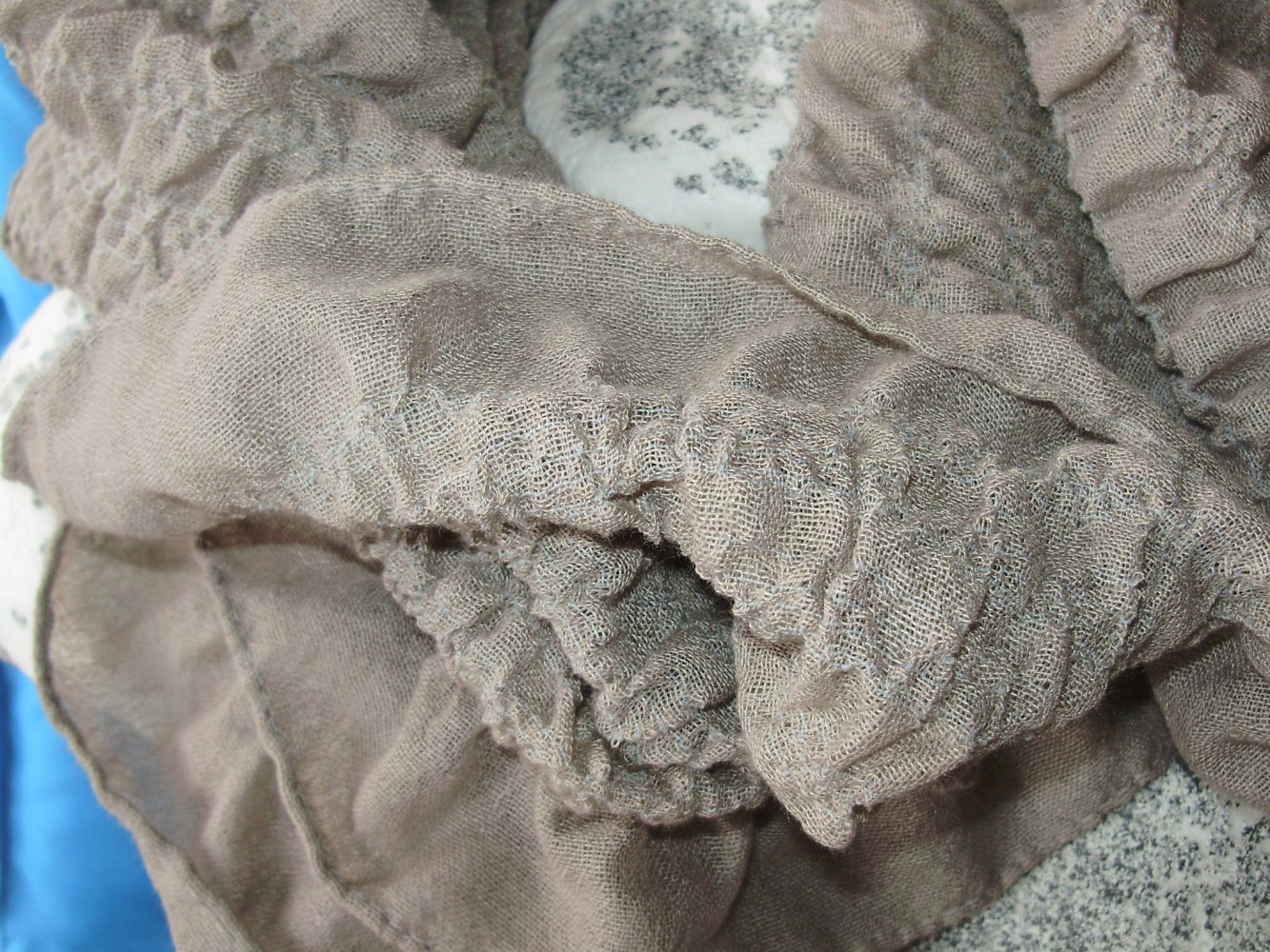 Schal gezogen romantisch ausgefallen NEU