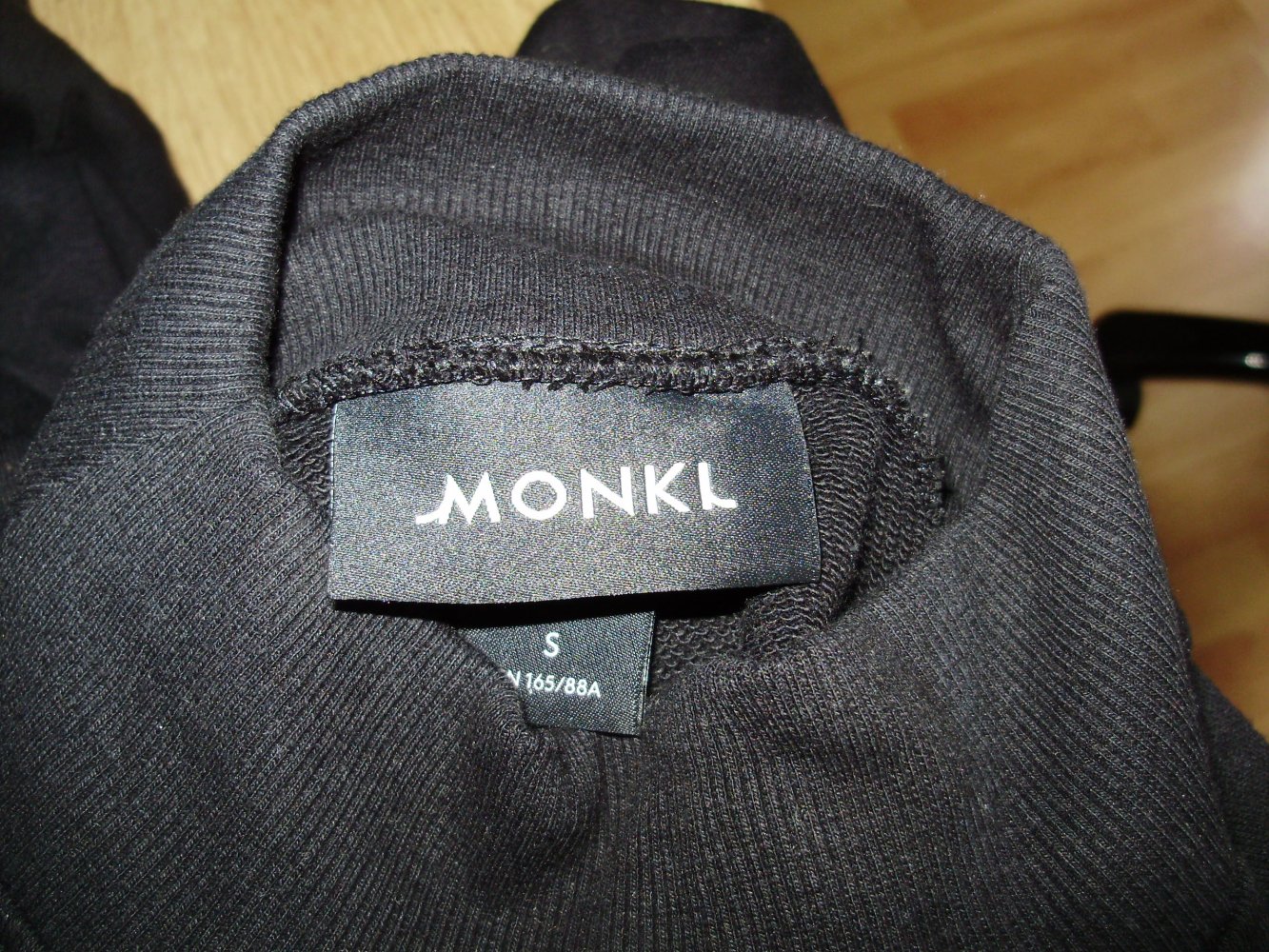Monki Kleid schwarz weit ausgefallen Sweatstyle S M
